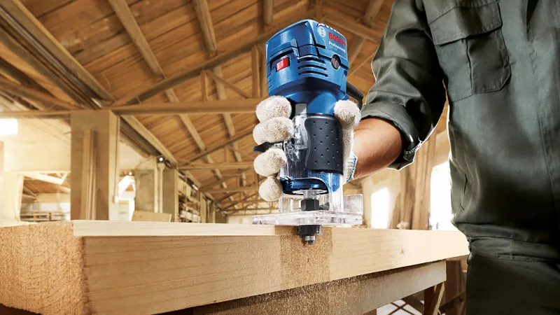 Fresadora de Mano Bosch GKF550.webp 2